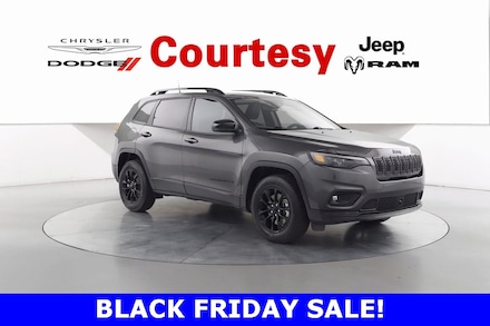 2023 Jeep Cherokee Altitude SUV