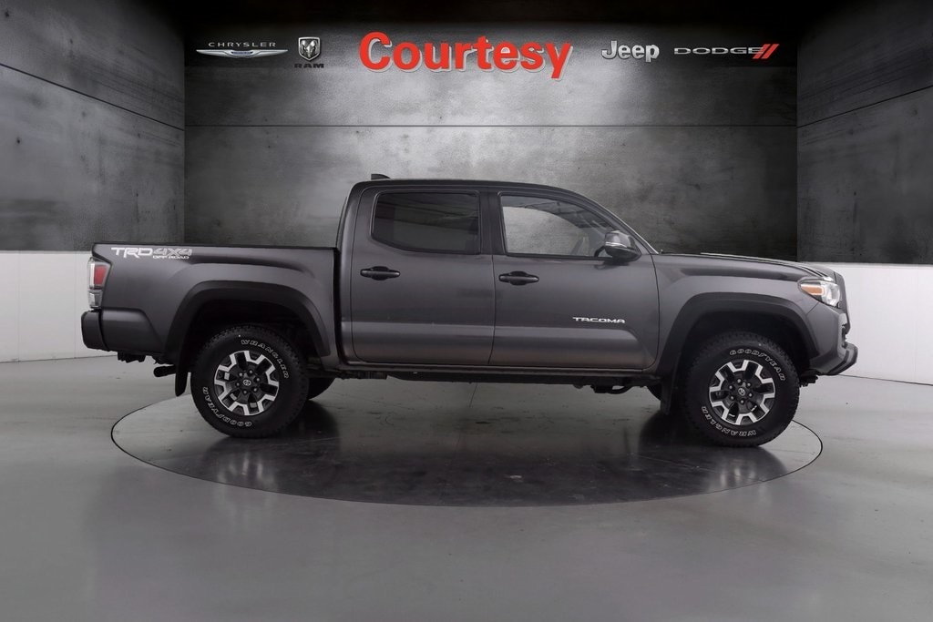 Used 2020 Toyota Tacoma TRD Off Road with VIN 5TFCZ5AN9LX216001 for sale in Grand Rapids, MI