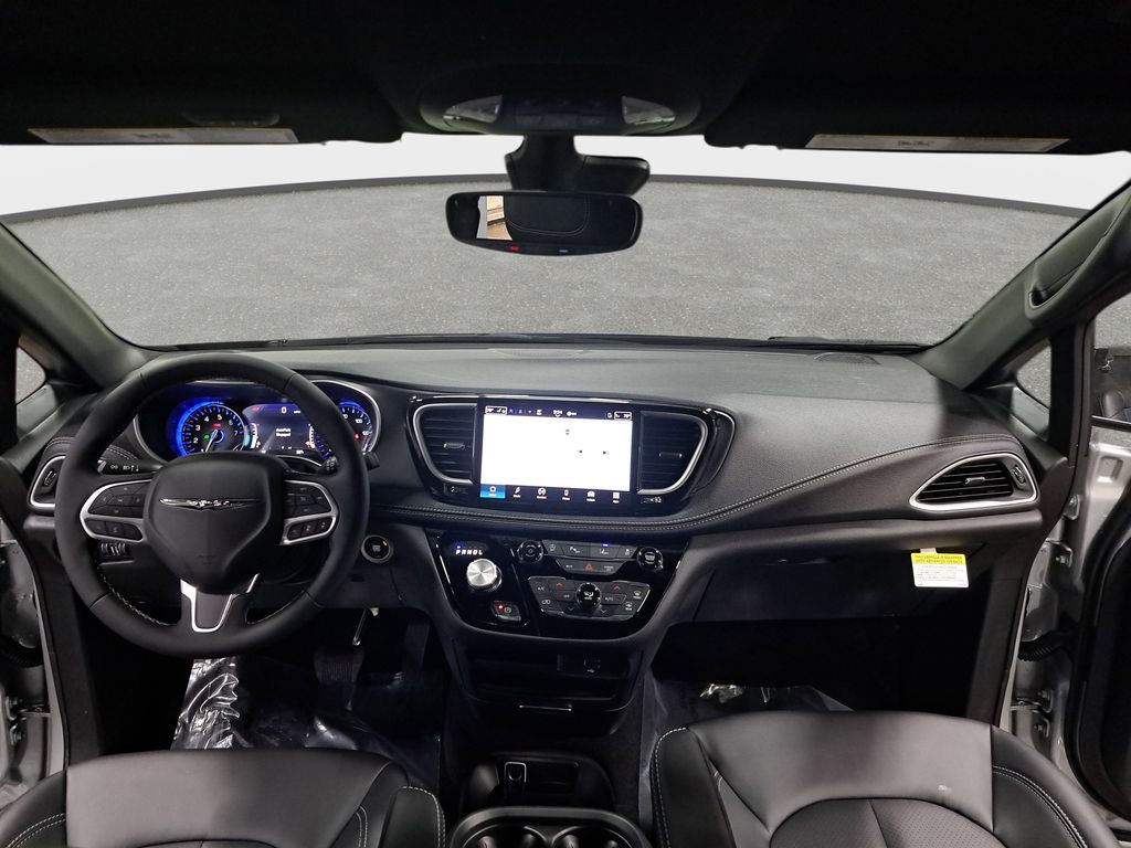 2026 Chrysler Pacifica Select - Photo 9