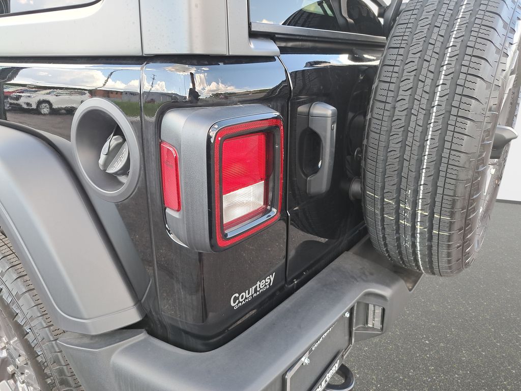 2025 Jeep Wrangler 4-Door Sport S - Photo 31