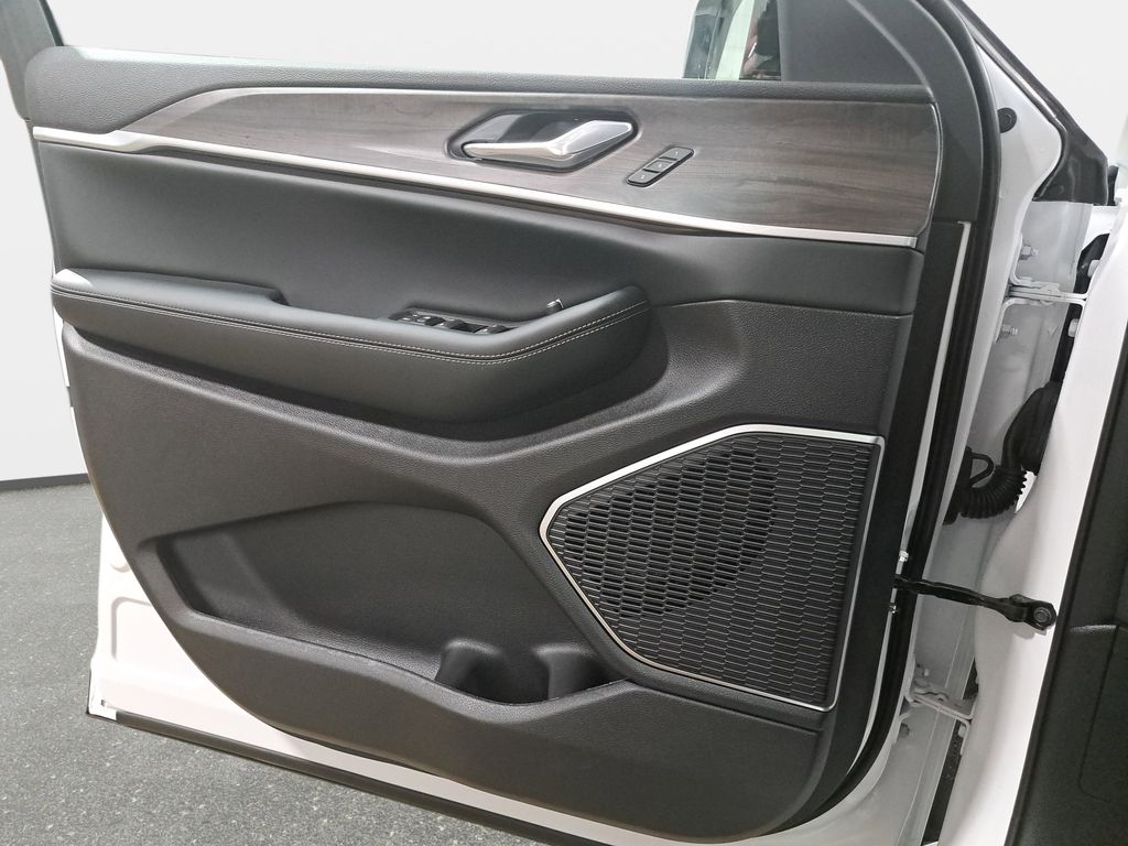2026 Jeep Grand Cherokee Limited - Photo 25