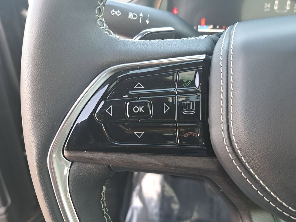2023 Jeep Grand Cherokee Overland - Photo 19