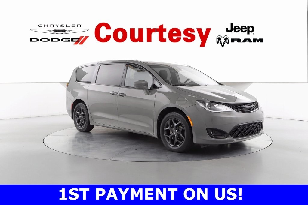 2020 Chrysler Pacifica Touring