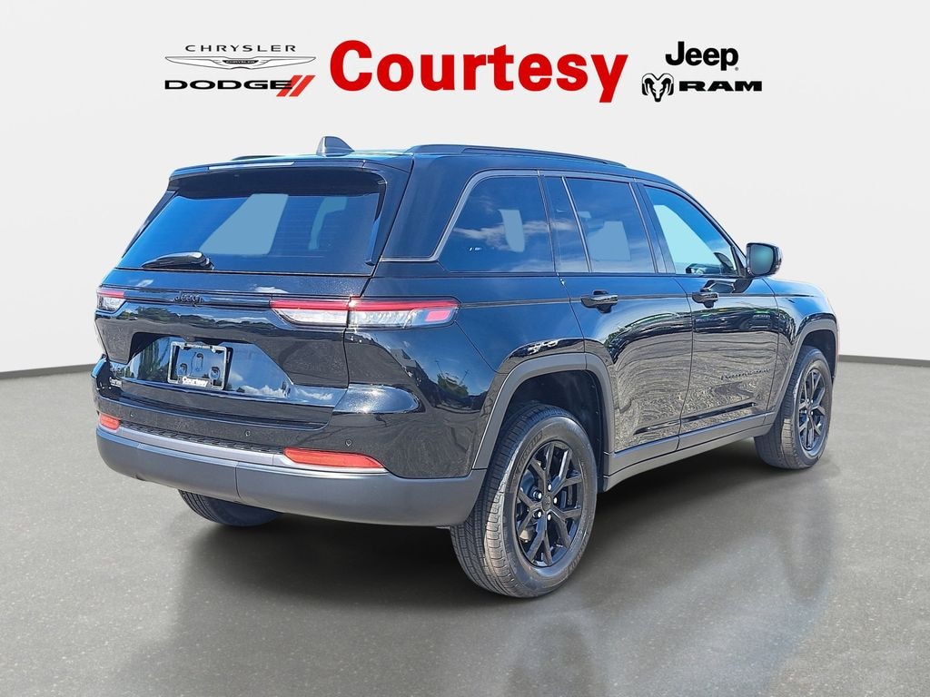 New 2026 Jeep Grand Cherokee LAREDO ALTITUDE 4X4 Sport Utility