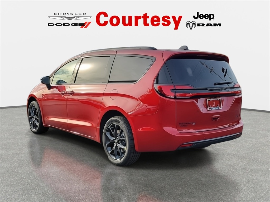 New 2026 Chrysler Pacifica SELECT AWD Passenger Van