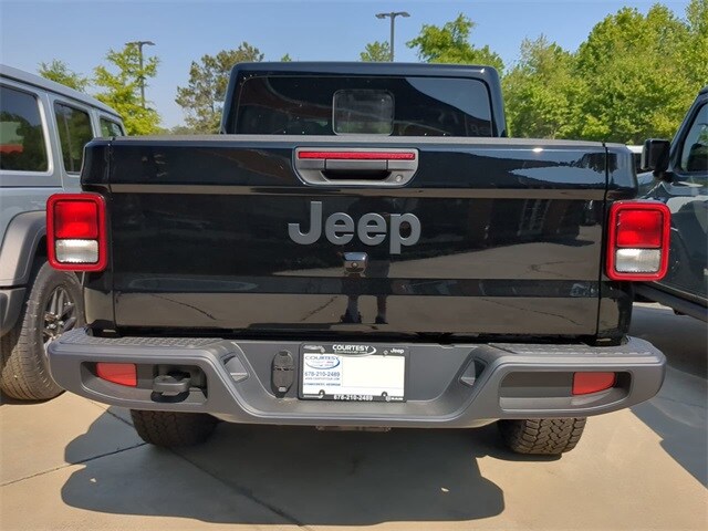 2025 Jeep Gladiator Sport photo 4