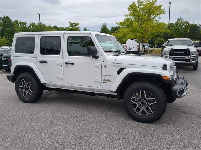 2024 Jeep Wrangler Sahara photo 2
