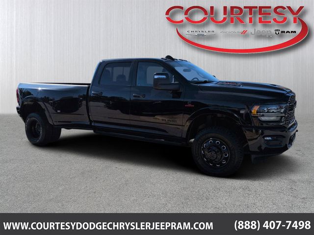 2024 RAM 3500 Limited 4X4 Crew Cab LWB's photo