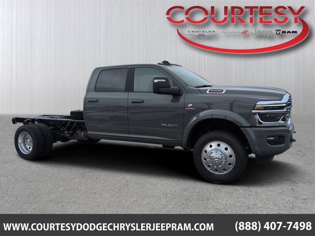 2026 RAM 5500 Big Horn 4X4 Crew Cab DRW 173" WB's photo