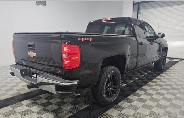 2018 Chevrolet Silverado 1500 LT photo 3