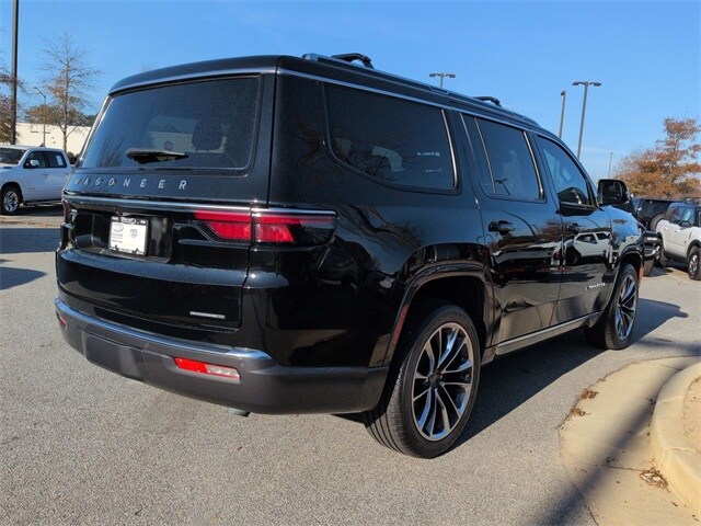 2022 Jeep Wagoneer Series III photo 3
