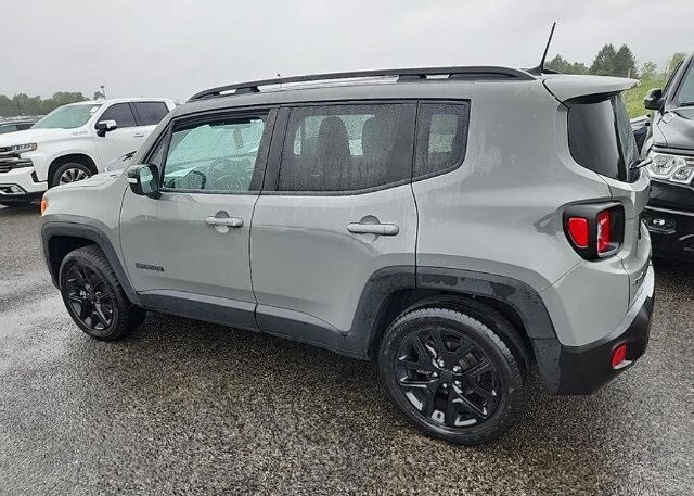 2022 Jeep Renegade Altitude photo 2
