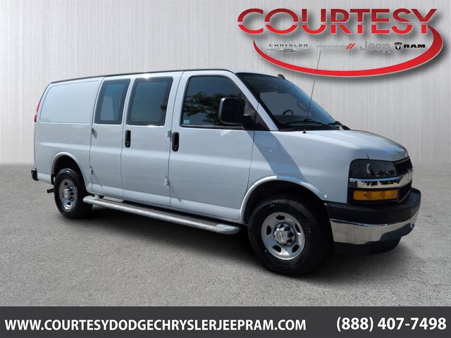2023 Chevrolet Express 2500 Work Van HD's photo