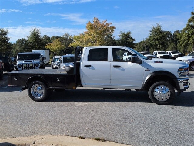 2026 Ram 5500 Tradesman photo 2