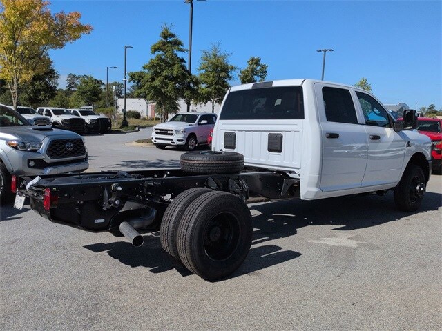 2026 Ram 3500 Tradesman photo 3