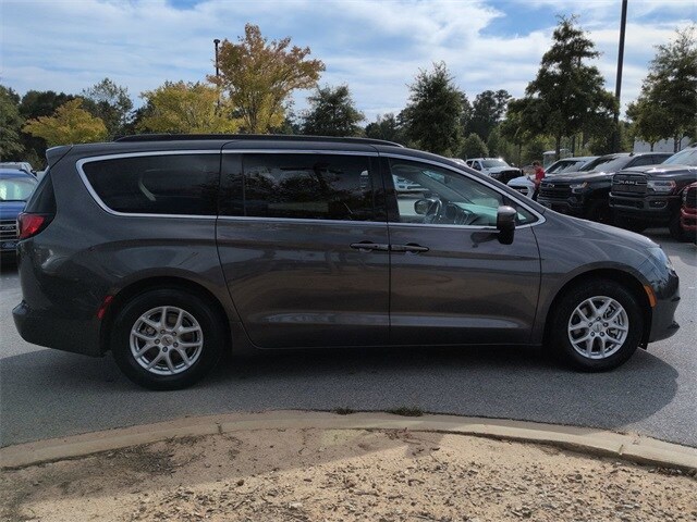 2021 Chrysler Voyager LXi photo 3