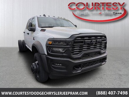 2026 Ram 4500 TRADESMAN CHASSIS CREW CAB 4X4 60' CA Pickup