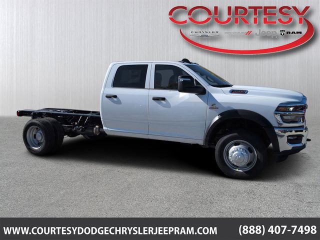 2026 RAM 4500 Tradesman 4X4 Crew Cab DRW 173" WB's photo