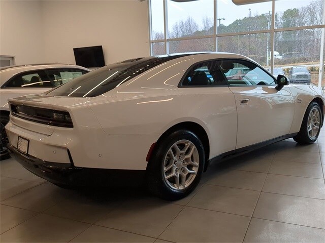 2025 Dodge Charger R/T Daytona photo 3