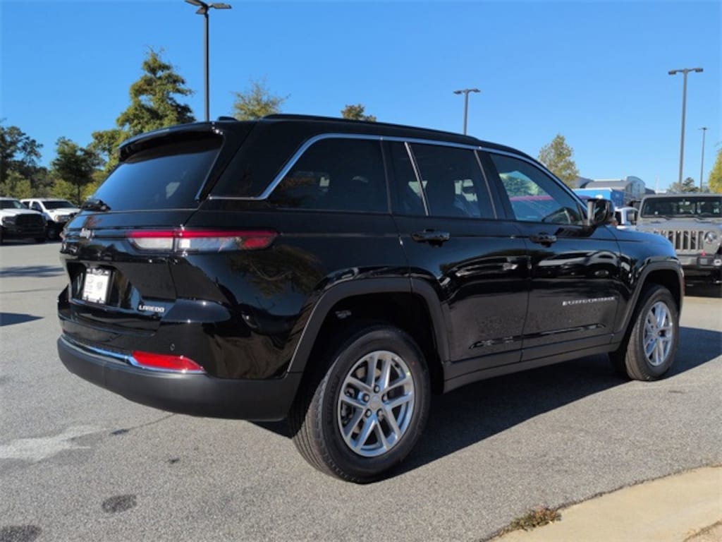 New 2025 Jeep Grand Cherokee LAREDO X 4X2 Sport Utility