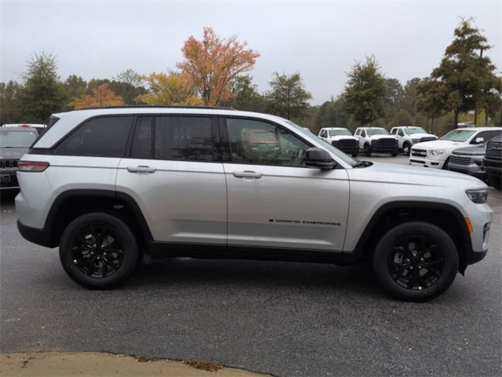 New 2025 Jeep Grand Cherokee ALTITUDE X 4X2 Sport Utility