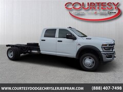 2025 Ram 5500 Chassis Cab 5500 TRADESMAN CHASSIS CREW CAB 4X4 84' CA Pickup
