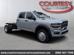 2026 Ram 5500 Chassis Cab TRADESMAN  CREW  4X4 60' CA Pickup