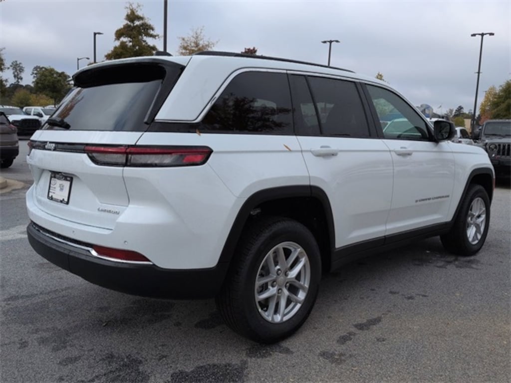 New 2025 Jeep Grand Cherokee LAREDO X 4X2 Sport Utility
