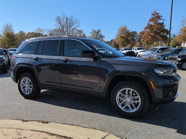2025 Jeep Grand Cherokee Laredo's photo