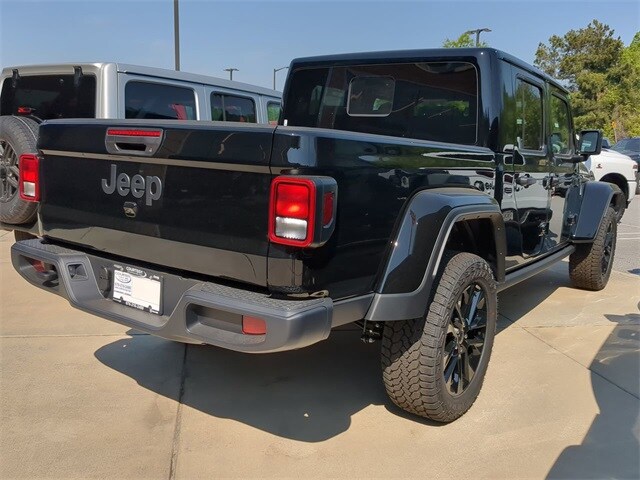 2025 Jeep Gladiator Sport photo 3