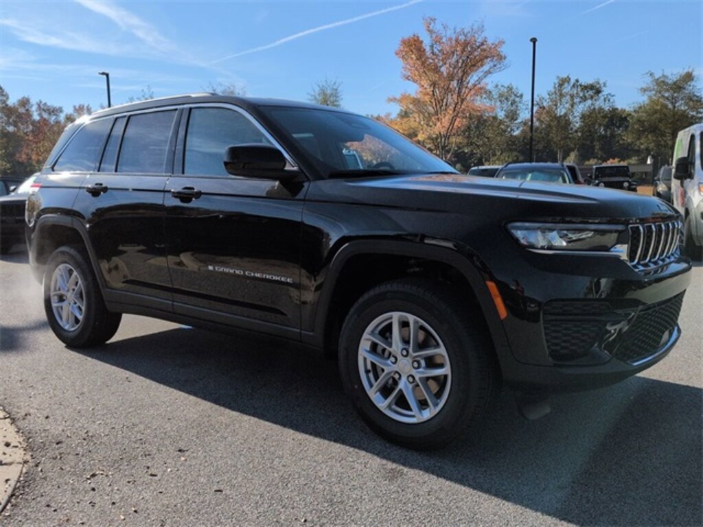 New 2025 Jeep Grand Cherokee LAREDO X 4X2 Sport Utility
