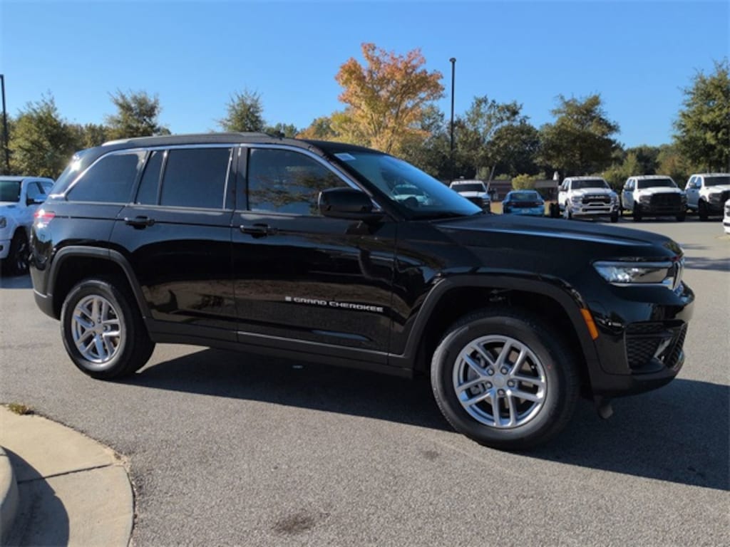 New 2025 Jeep Grand Cherokee LAREDO X 4X2 Sport Utility