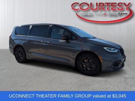 2023 Chrysler Pacifica Hybrid Limited Minivan/Van