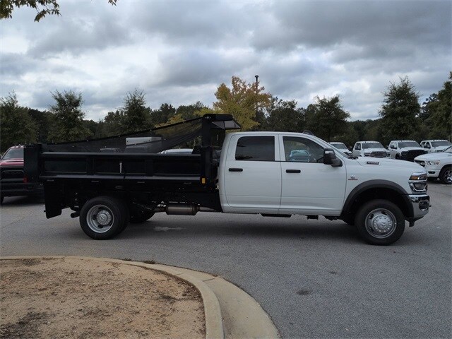 2025 Ram 5500 Tradesman photo 3