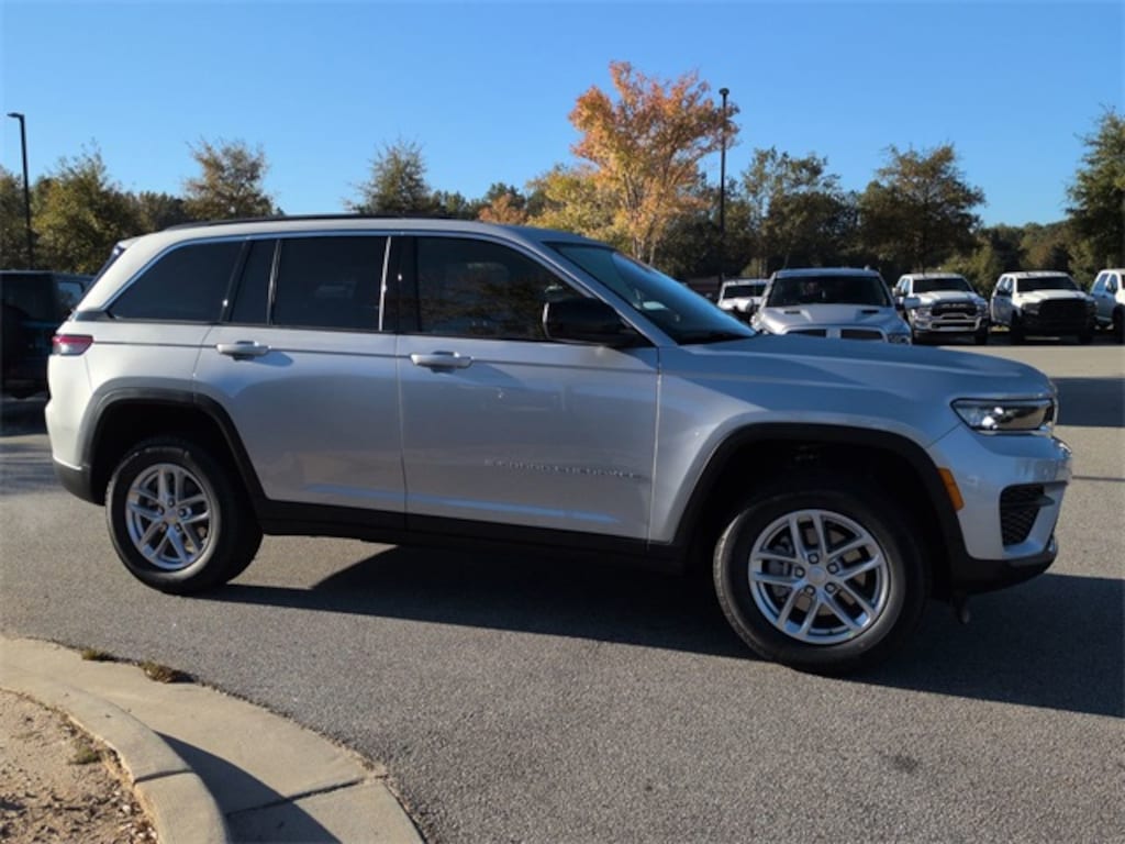 New 2025 Jeep Grand Cherokee LAREDO X 4X2 Sport Utility