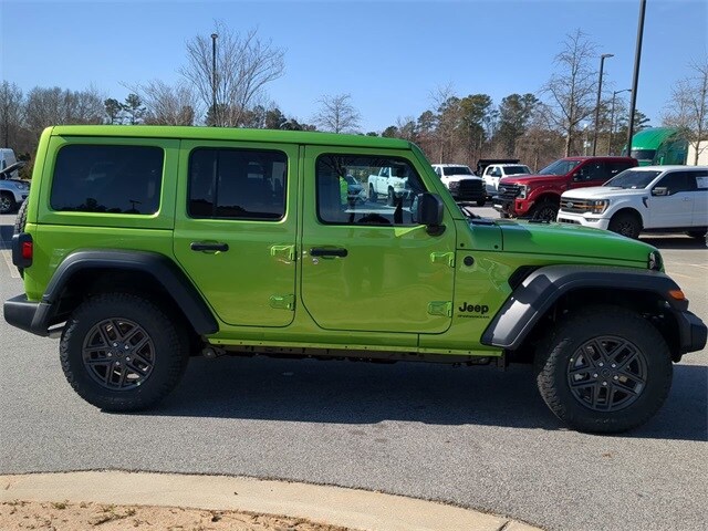 2025 Jeep Wrangler Sport S photo 3