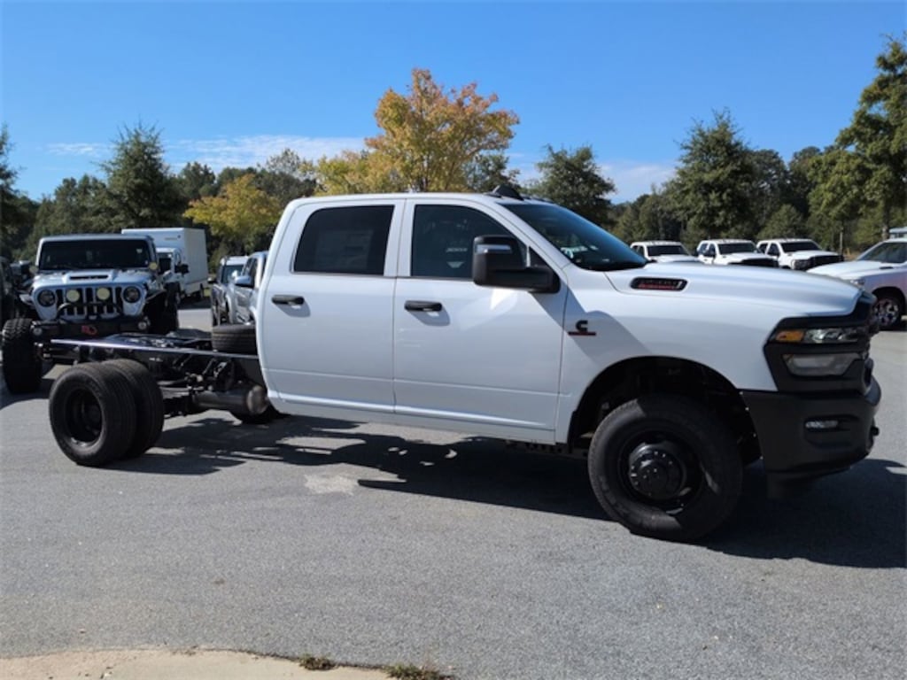 New 2026 Ram 3500 Chassis Cab 3500 TRADESMAN CREW CAB CHASSIS 4X4 60' CA Pickup