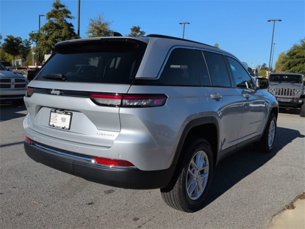 New 2025 Jeep Grand Cherokee LAREDO X 4X2 Sport Utility