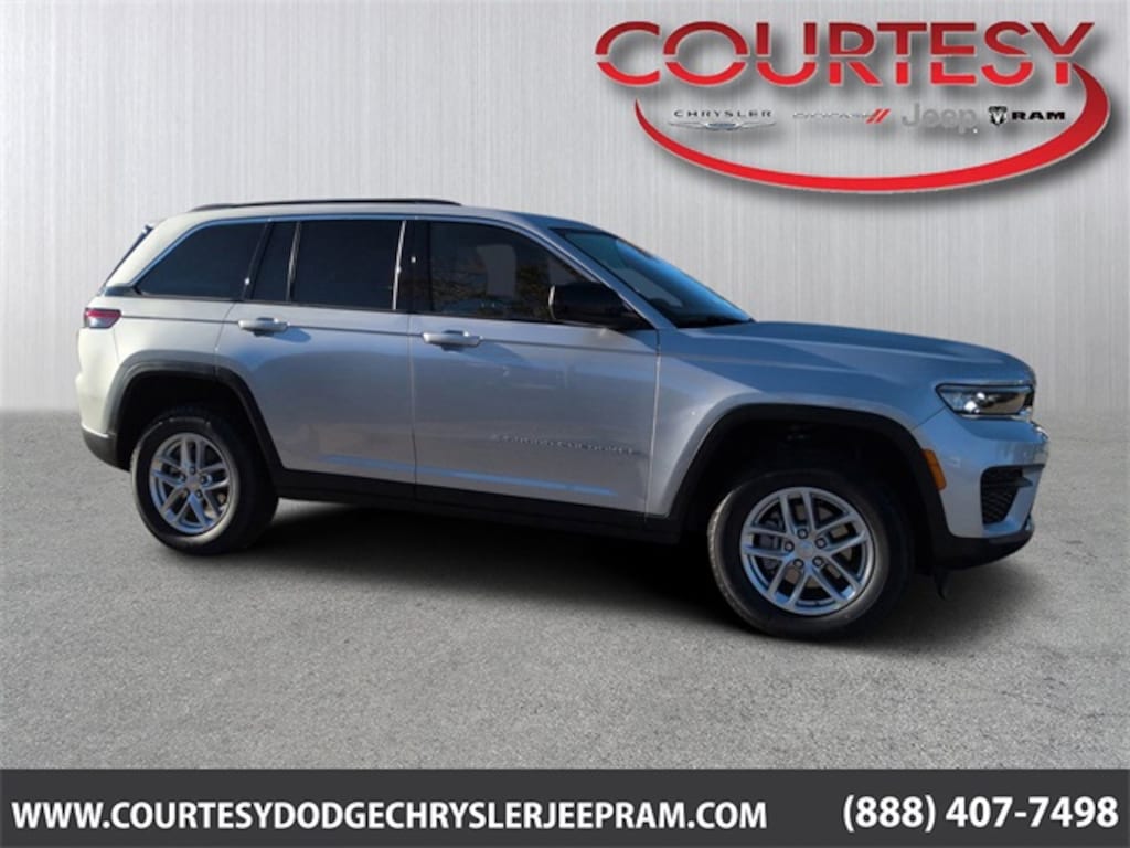 New 2025 Jeep Grand Cherokee LAREDO X 4X2 Sport Utility