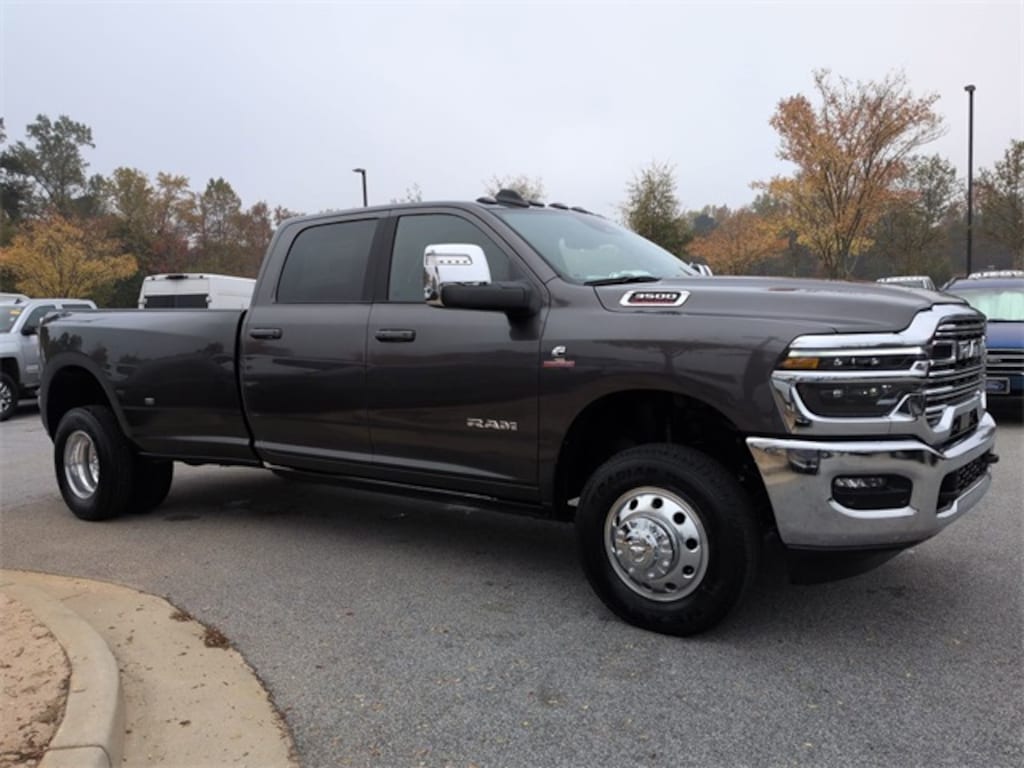 New 2025 Ram 3500 LARAMIE CREW CAB 4X4 8' BOX Pickup