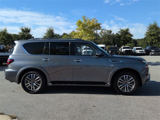 2022 Nissan Armada SL photo 2