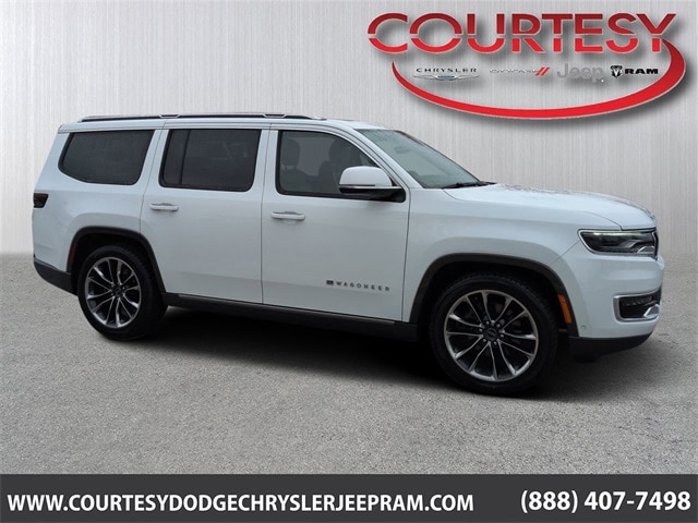 2022 Jeep Wagoneer Series III's photo