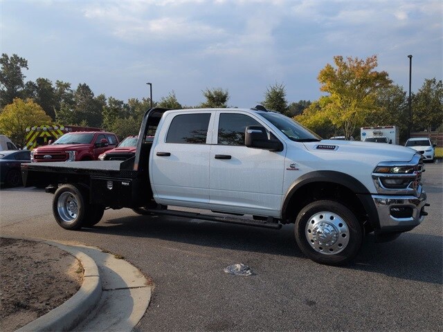 2025 Ram 5500 photo 2