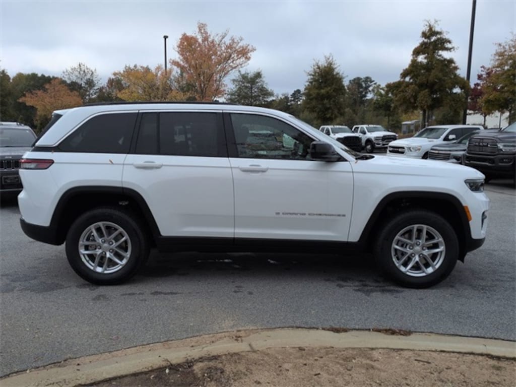 New 2025 Jeep Grand Cherokee LAREDO X 4X2 Sport Utility