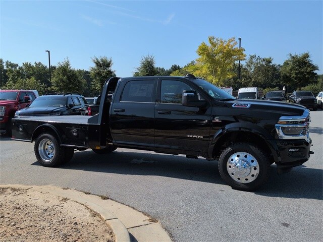 2026 Ram 5500 photo 2