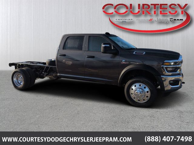2026 RAM 4500 Tradesman 4X4 Crew Cab DRW 173" WB's photo