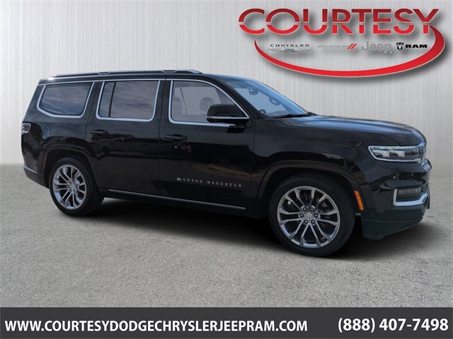 2022 Jeep Grand Wagoneer Series II's photo