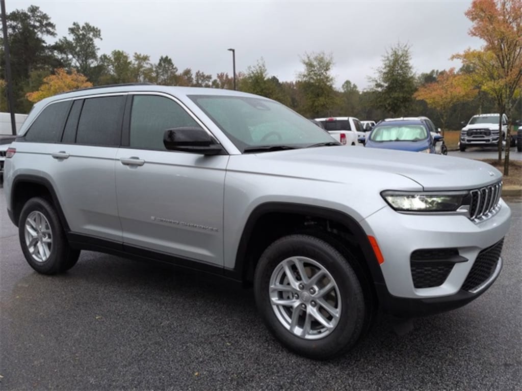 New 2025 Jeep Grand Cherokee LAREDO X 4X2 Sport Utility