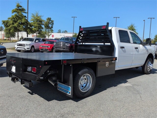 2025 Ram 3500 Tradesman photo 3