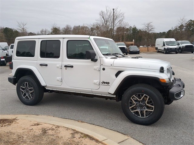 2025 Jeep Wrangler Sahara photo 2